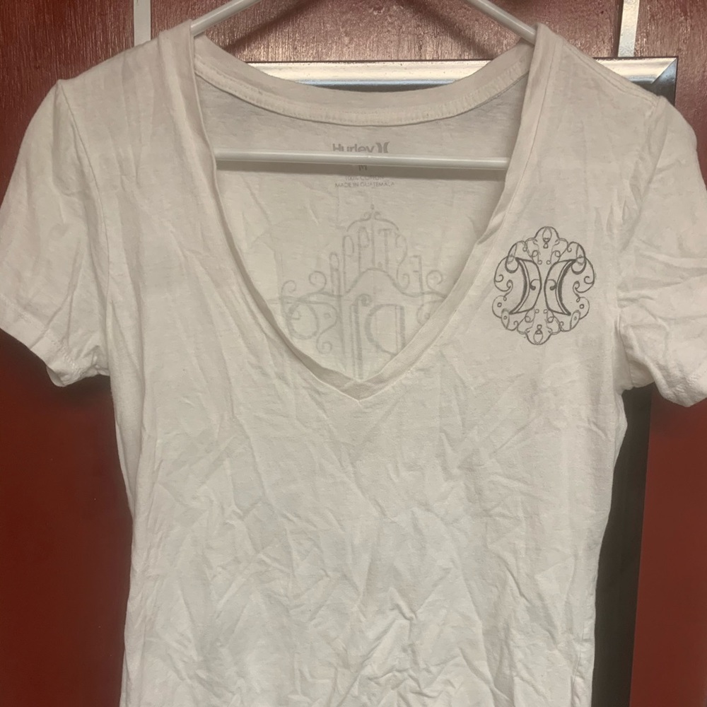 Hurley Graphic T-shirt (Medium/Like New)